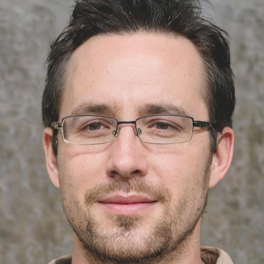 Portrait de Gaspard Villeneuve, spécialiste fraude numérique